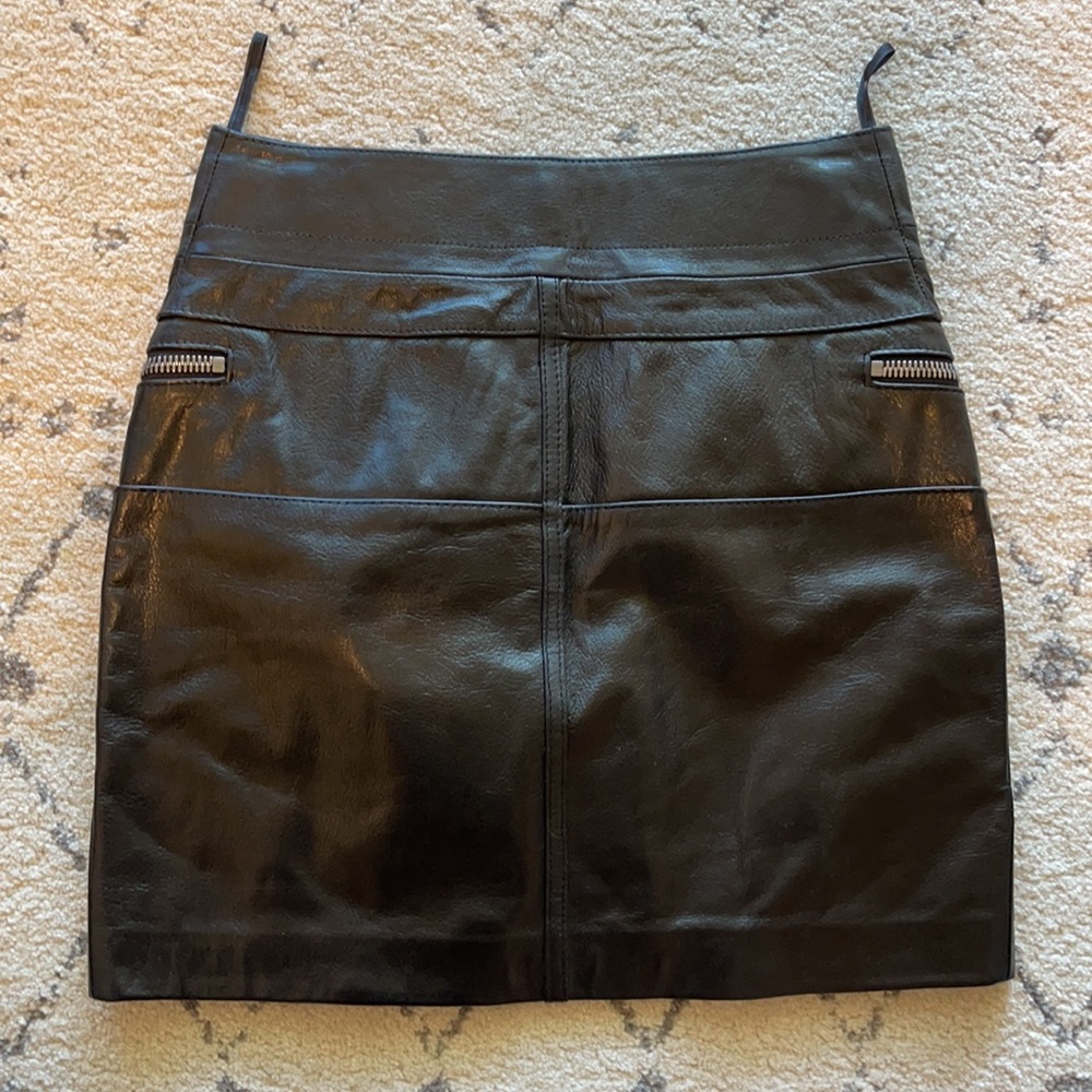 Alexander McQueen Zippered Leather Skirt - Picture 2 of 6